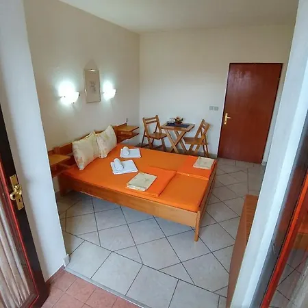 Guest house And Bova Baska (Krk)