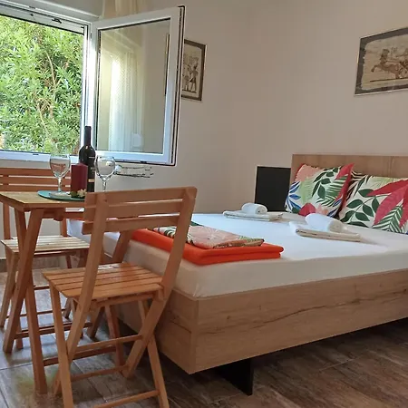 And Bova בית הארחה באסקה