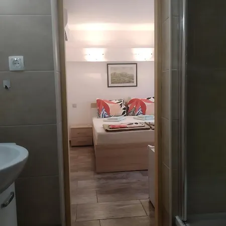 And Bova 3* Baška