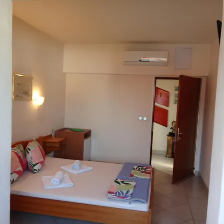 And Bova בית הארחה 3*