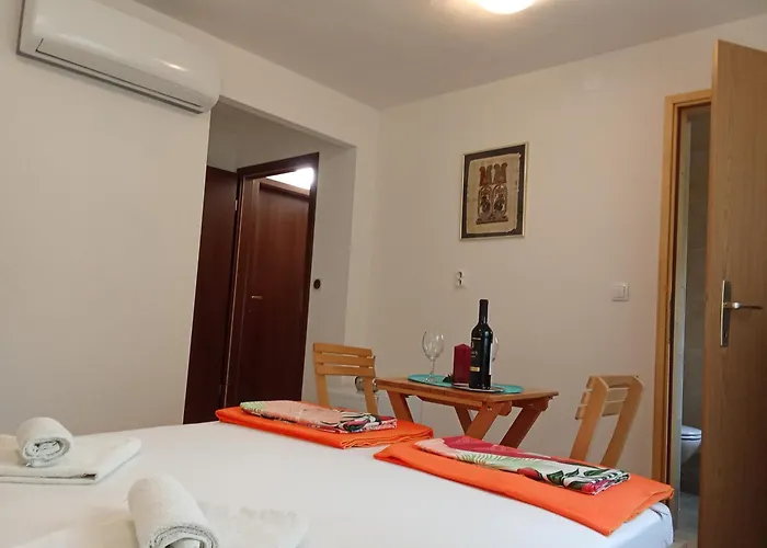 And Bova Πανσιόν