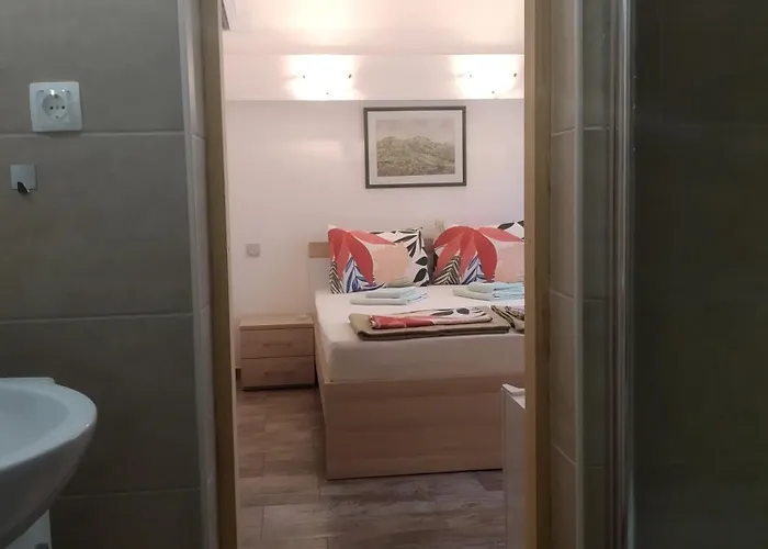 And Bova 3* Baška