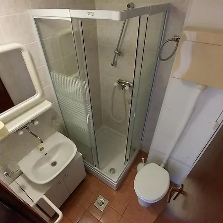 And Bova Πανσιόν