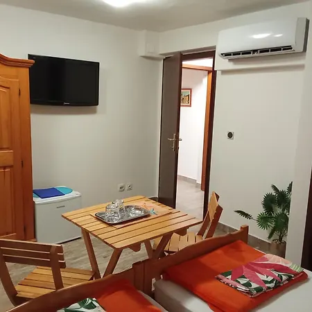 And Bova 3* Baška